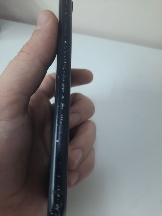 Продам iPhone XR