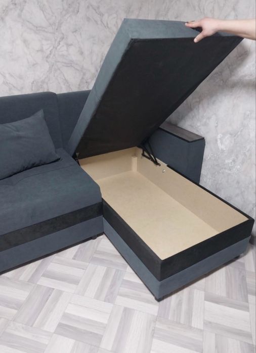 Раскладной диван с местом хранения