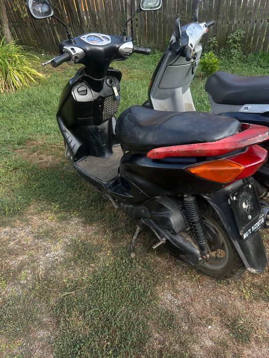 vand scutere yamaha si piaggio