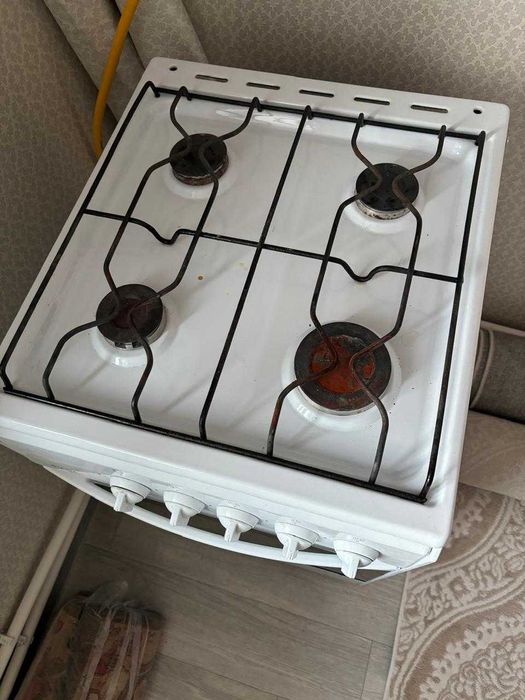 Продам газовую плиту