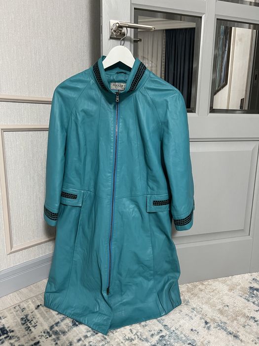 Продам кожаный плащ. Продам кожаную куртку.