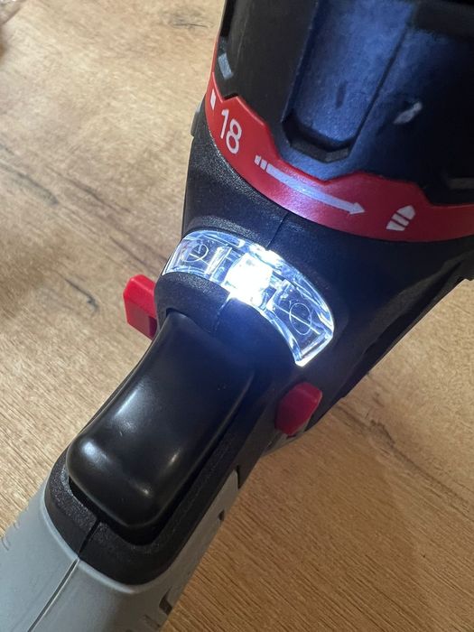 Шуруповерт CROWN