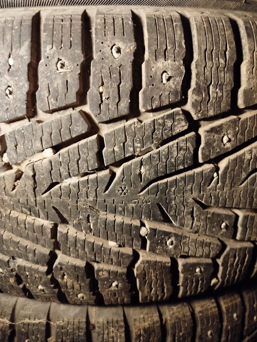 Продам комплект шин