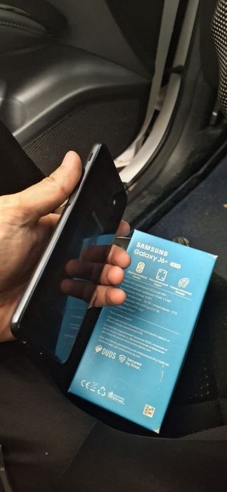 Самсунг J6 plus состояние хорошое ползовалас жена каробка доки ест
Не