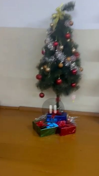 продам елку новогоднюю