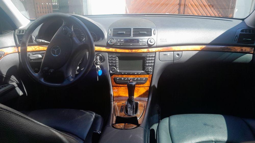 Vând Mercedes Benz