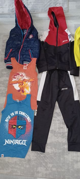 Продавам дрехи за момче 128р