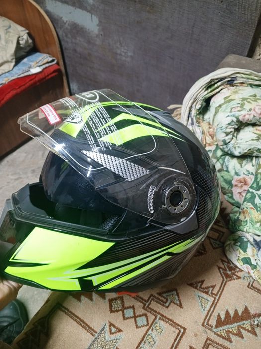 Продам шлем новый