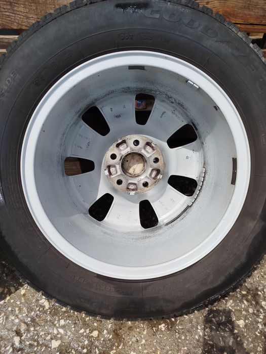 Продавам оригинални лети джанти с зимни гуми 16"  от  Audi A6,5x112