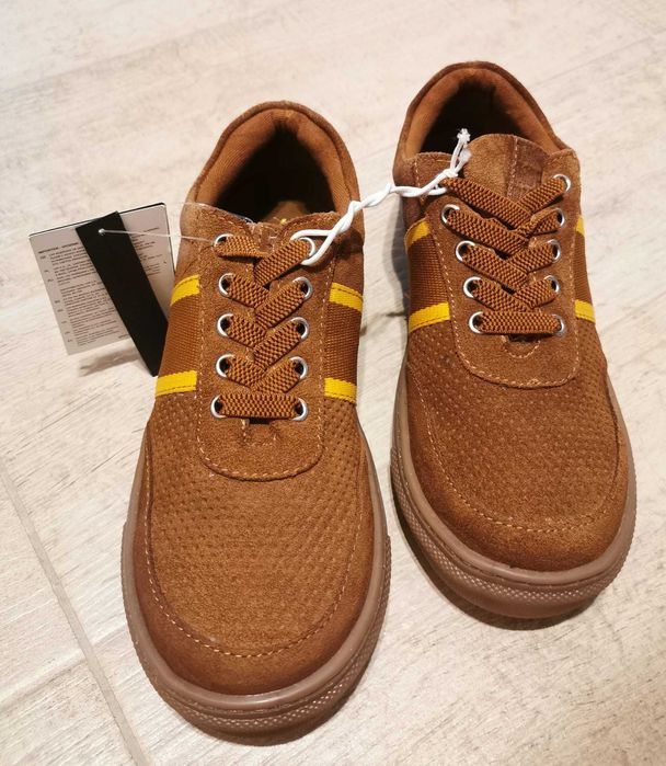 Pantofi sport din piele intoarsa, marimea 33.