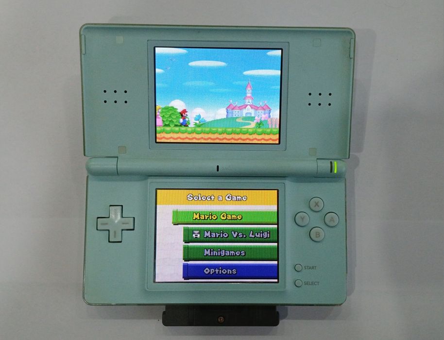 Nintendo DS lite