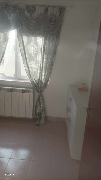 De vanzare apartament 3 camere, Fagaras