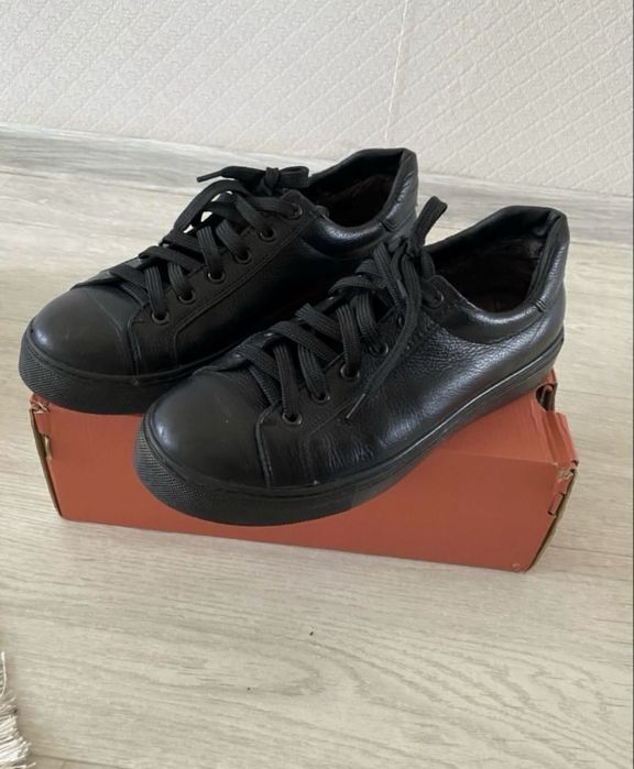 Мужские кроссовки