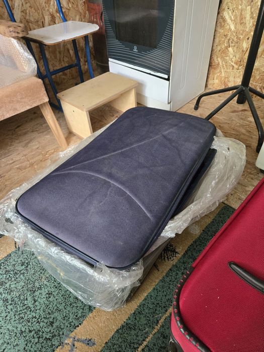 Продам чемодан большой