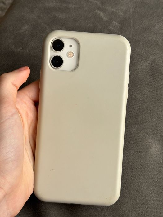 iPhone 11 128 GB бял