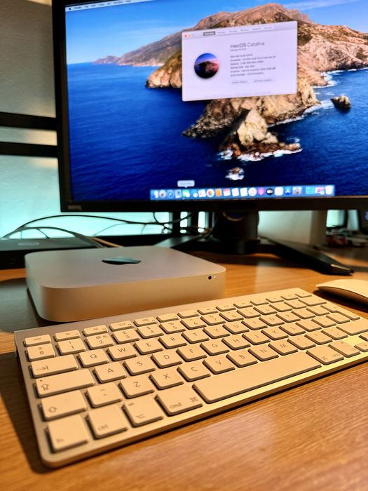 Apple Mac Mini i5 / SSD 240GB / Tastatura Apple + Magic Mouse