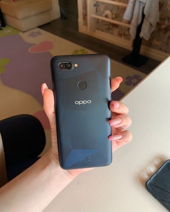 Продам Oppo A12.