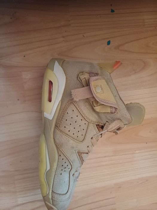 Jordan 6 Travis Scott