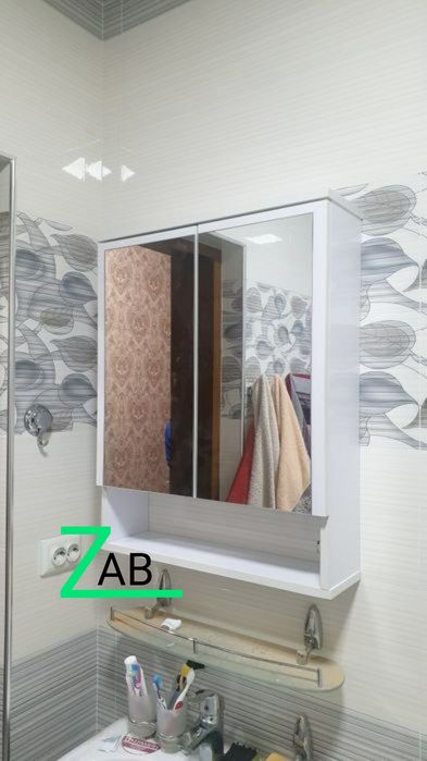 Навесной шкафчик для ванной комнаты.  Материал влагастойкий МДФ