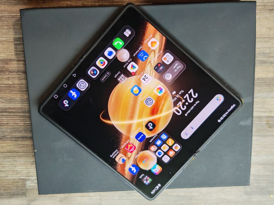 Като нов Honor magic V3 512 GB Гаранция