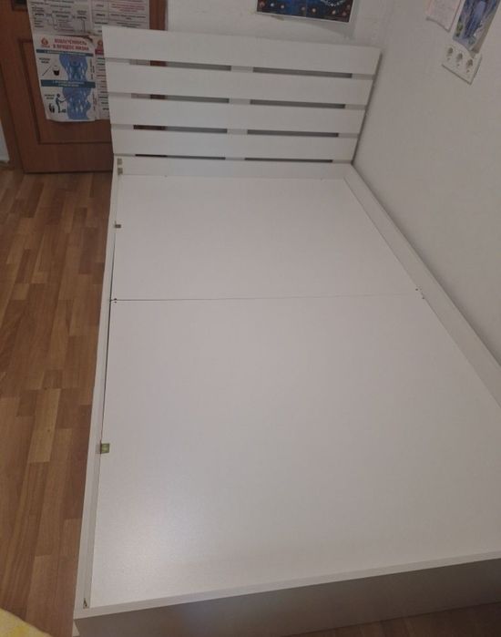 Кровать постель белая