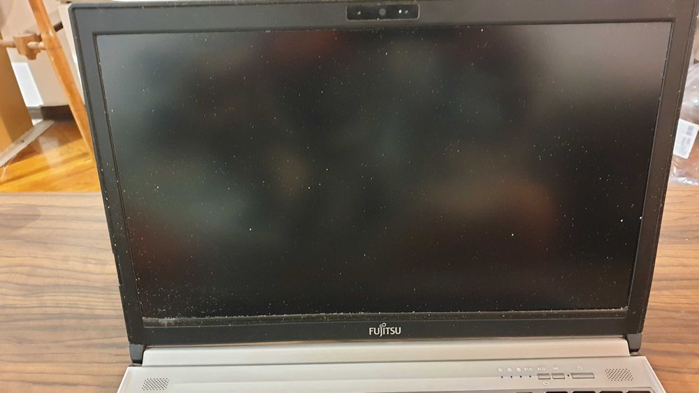 Fujitsu Lifebook E753 на части