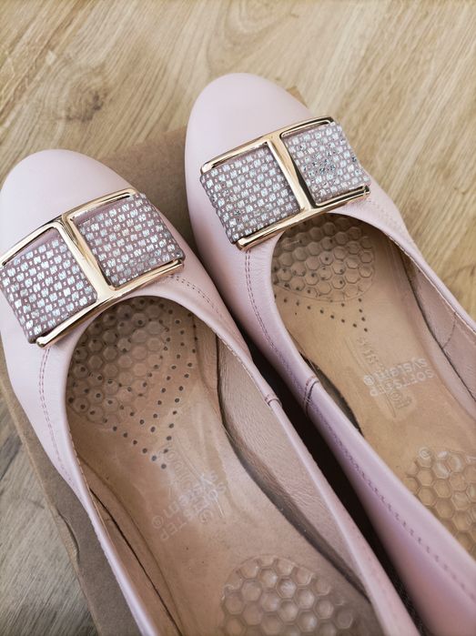 Pantofi cu toc mic
