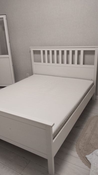 Продам кровать IKEA с матрасом