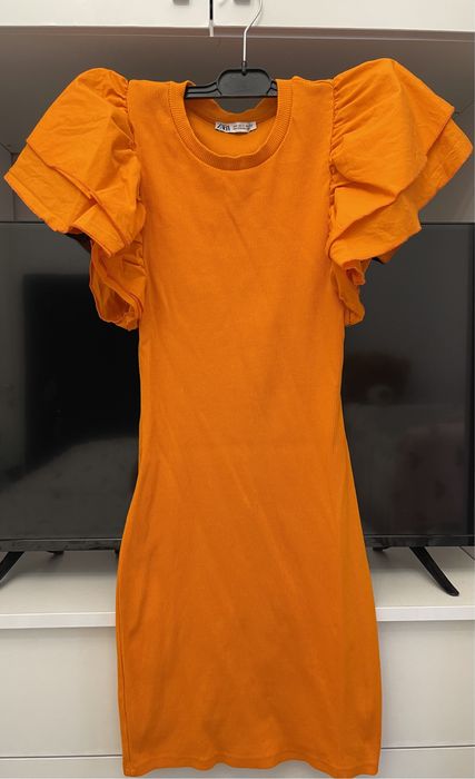 Rochie Zara scurta cu volane la maneci