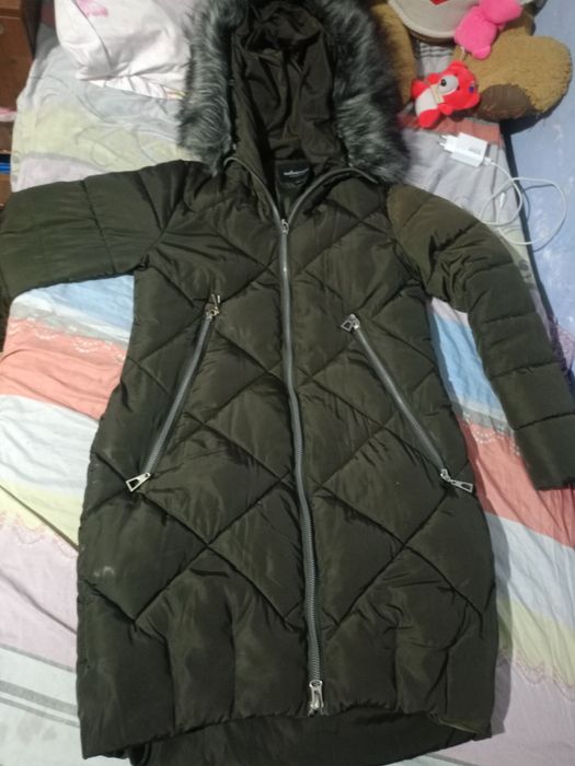 Продам куртку женскую