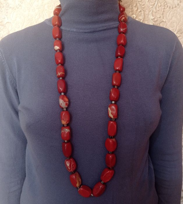 Бусы из натурального камня