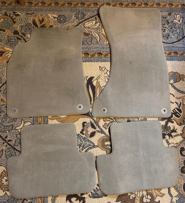 Covorase / presuri / covoare interor Audi A4 B8 avant originale