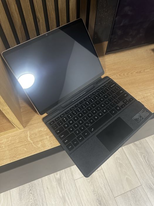 Tableta PC Microsoft Surface PRO 11 xElite, display OLED cu Windows 11