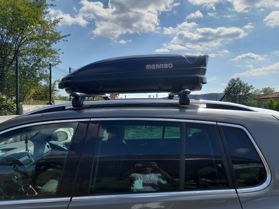 Cutie portbagaj MENABO Mania 330 Black, 320l, negru lucios