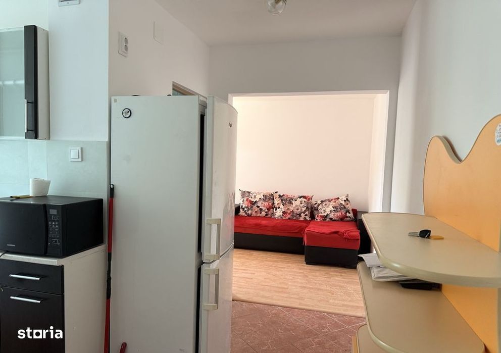 Apartament 3 camere renovat Petru Dobra balcon etaj 3 - de inchiriat