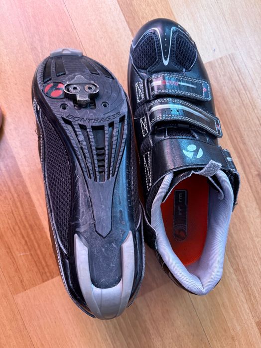 Колоездачни шпайкове BONTRAGER 44 номер,карбонови
