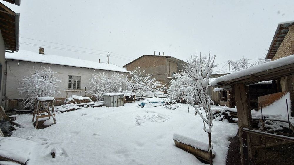 Ховли ер сотилади