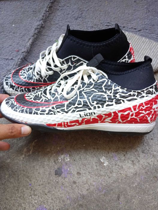 Ghete de fotbal colorate