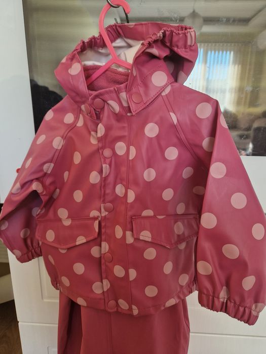 Комплект детски гумиран дъждобран, гащеризон и ботуши - до 2 години