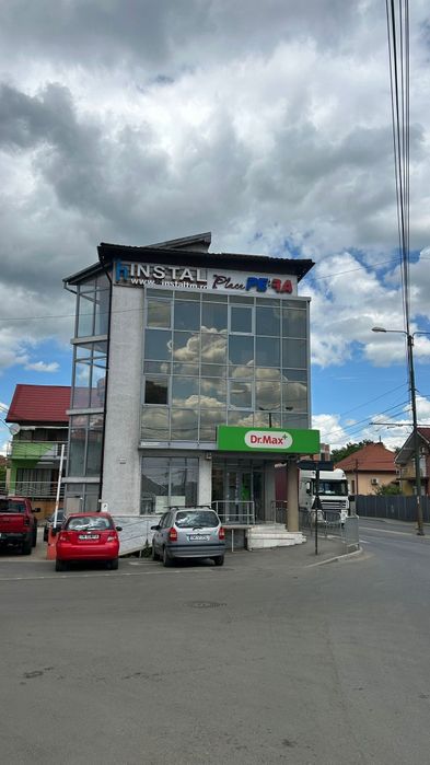 Cladire comerciala de vanzare !!!