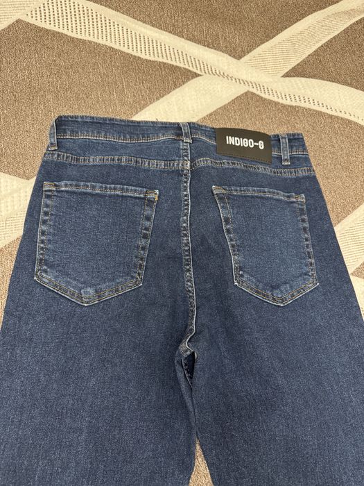 Мужские темно-синие джинсы