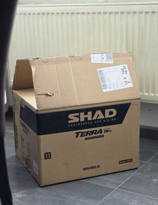 Shad Terra TR 41 + скара (base plate) - Универсален мото куфар - Top case