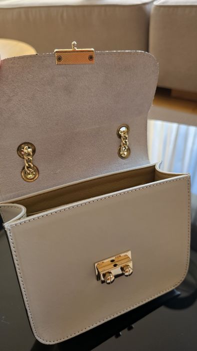 Италианска дамска чанта от естествена кожа цвят бежово-сиво