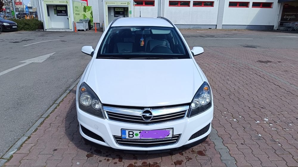 Opel Astra H, Navigație, multe piese  noi.
