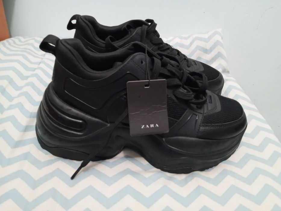 Продам кроссовки Zara