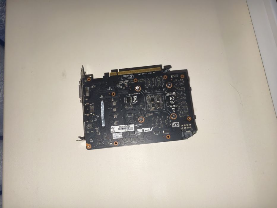 Продам GTX 1650 SUPER ASUS 4GB
