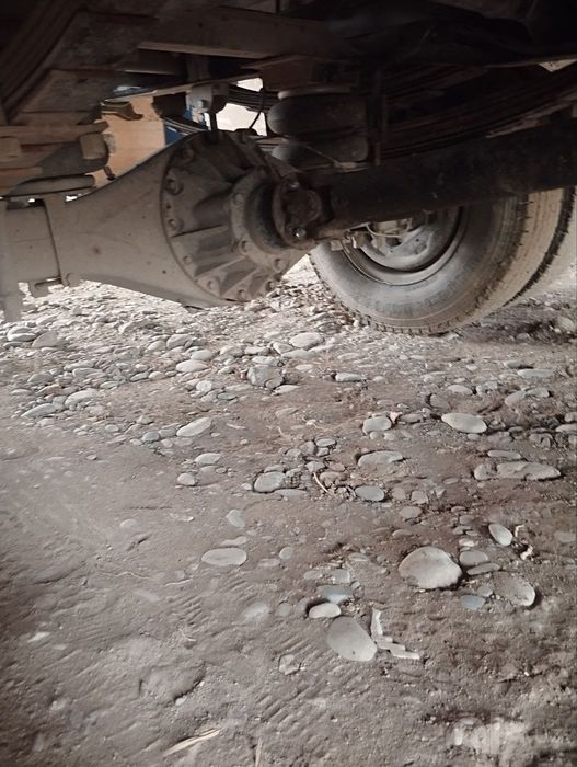 Gazel Isuzu mator qoʻyilgan