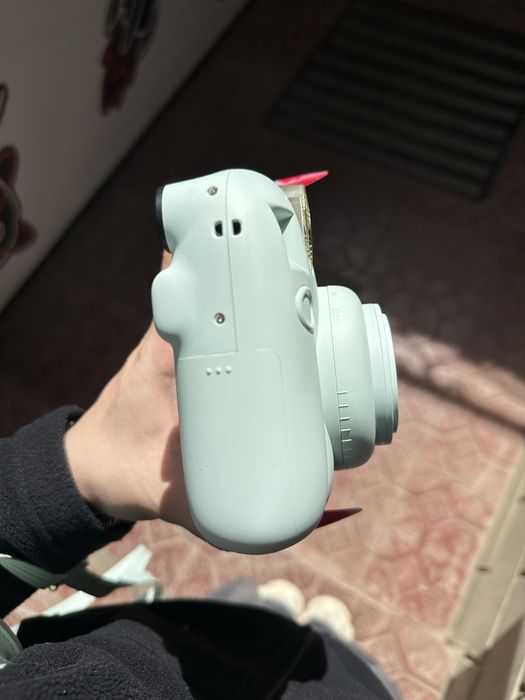 продам instax mini 12