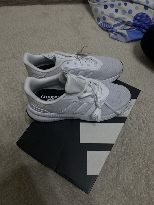 Кроссовки adidas оригинал