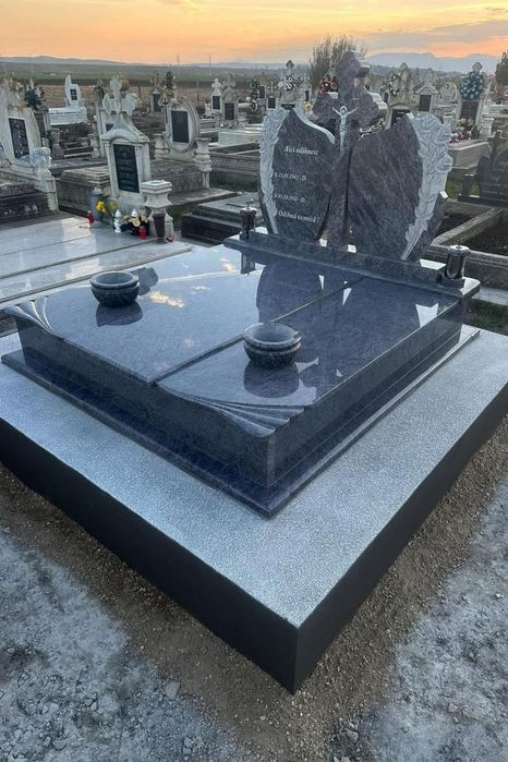 Monumente funerare Unirea Bistrița